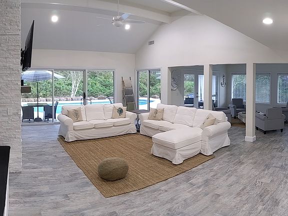 4th image of 14 Big Woods Dr