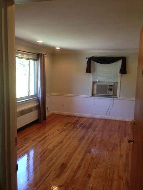 2nd image of 1046 Delta Ave APT 4