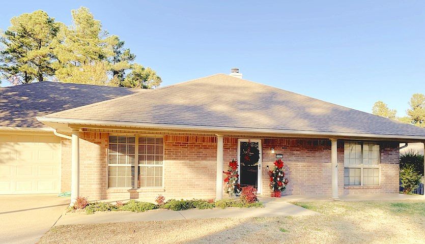 1st image of 692 Briar Cove Ln