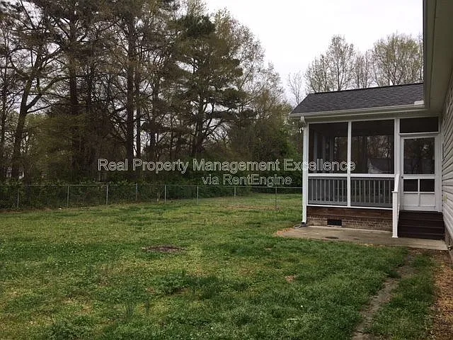 28 Clover Dr — Photo 15