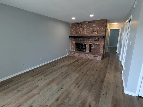 3400 SW Burnett Rd #A, Topeka, KS 66614