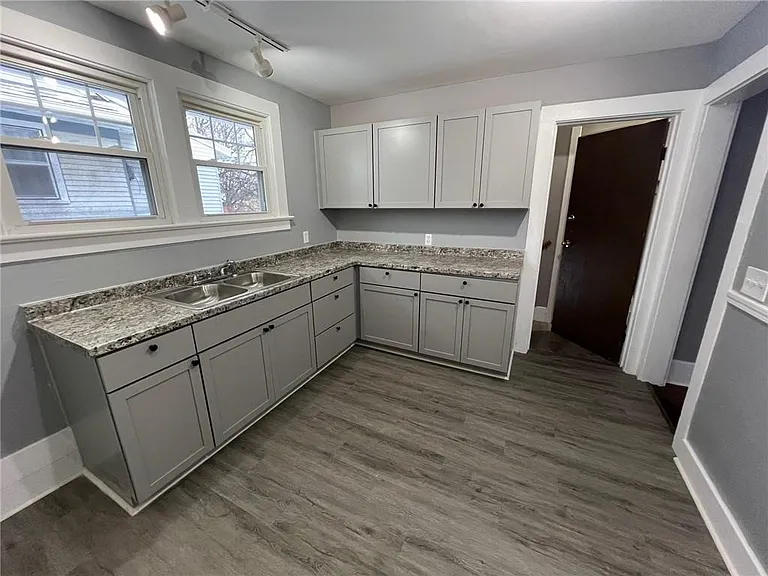 343 Genesee Park Blvd — Photo 4