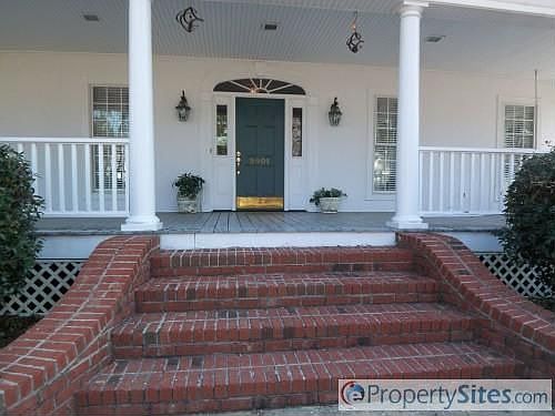 2nd image of 3901 Fernwood Ln