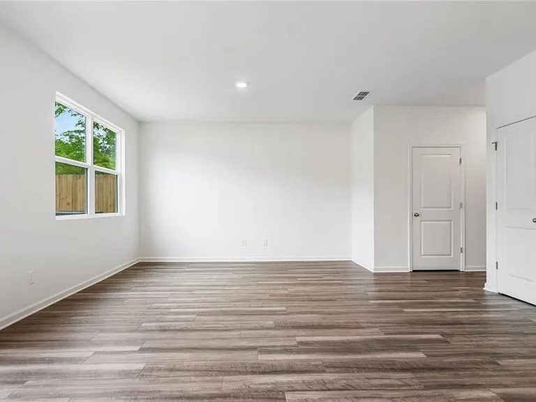602 Jervis Way — Photo 11