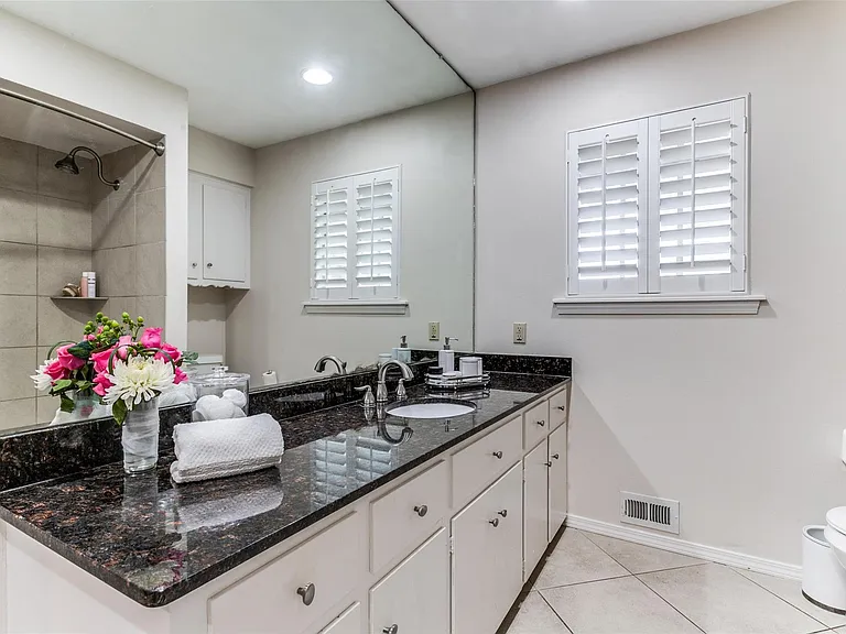 4805 Creighton Dr — Photo 16