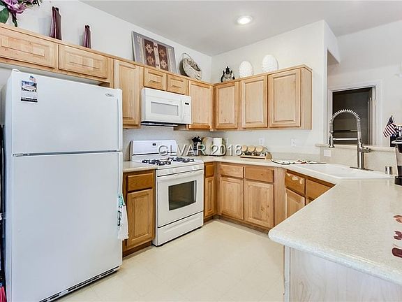 3rd image of 9156 Goose Lake Way Unit 102