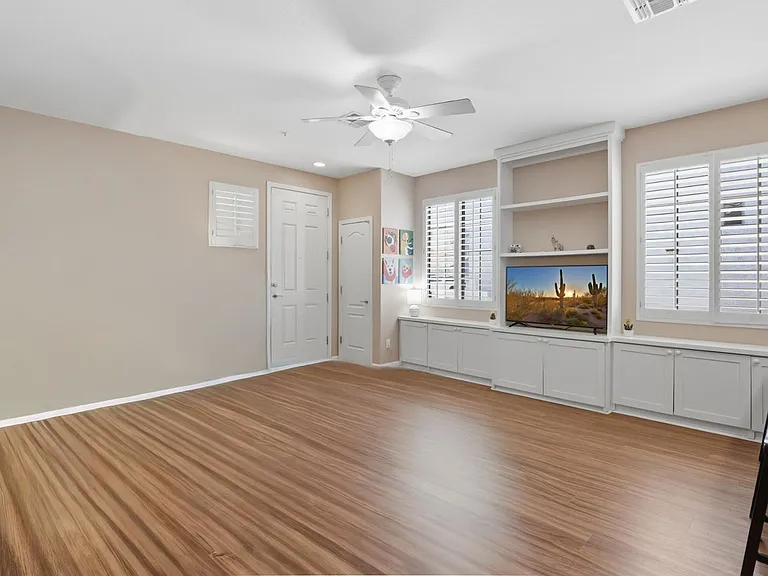 881 S Porter St — Photo 7
