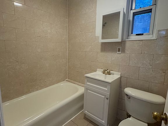 5th image of 386 Palisade Ave #1