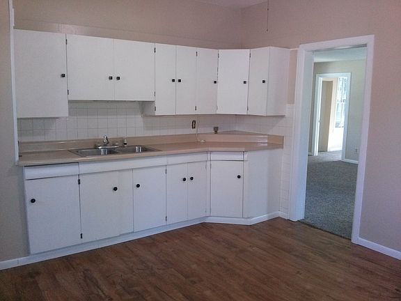 3rd image of 244 E Arndt St