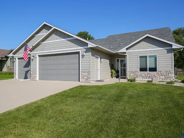 3728 E Steeple St, Sioux Falls, SD 57103
