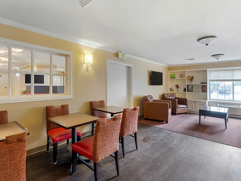 Breakfast Room