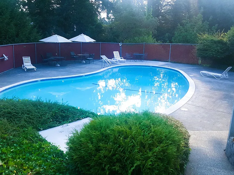 924 Shorewood Dr #B17 — Photo 2