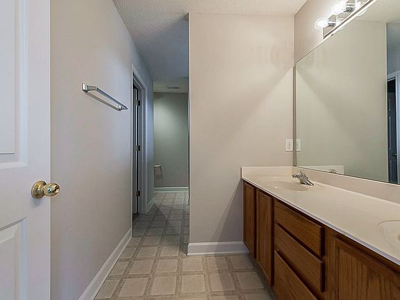 4th image of 1497 Andora Dr