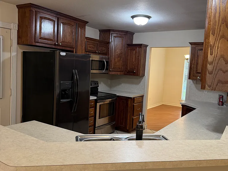 2208 Albert Broadfoot St — Photo 10