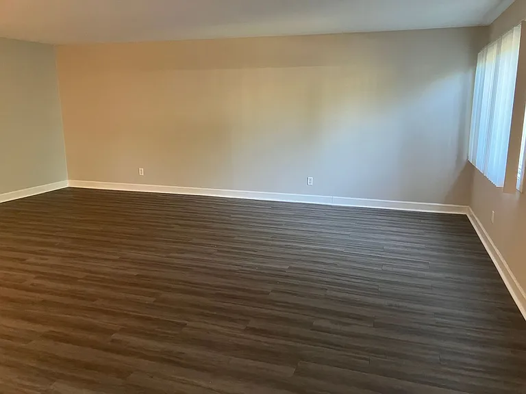 Candlelite Apartments — Photo 139