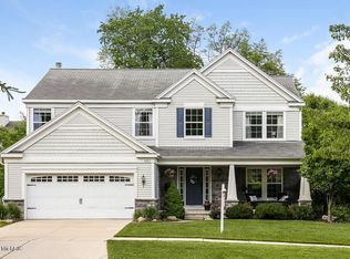 507 Rock Hollow Dr NE, Rockford, MI 49341