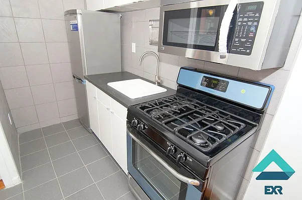 Rented by EXR | media 3