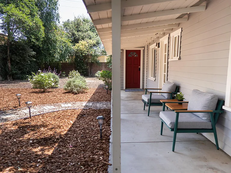 1058 Allen Ave — Photo 41