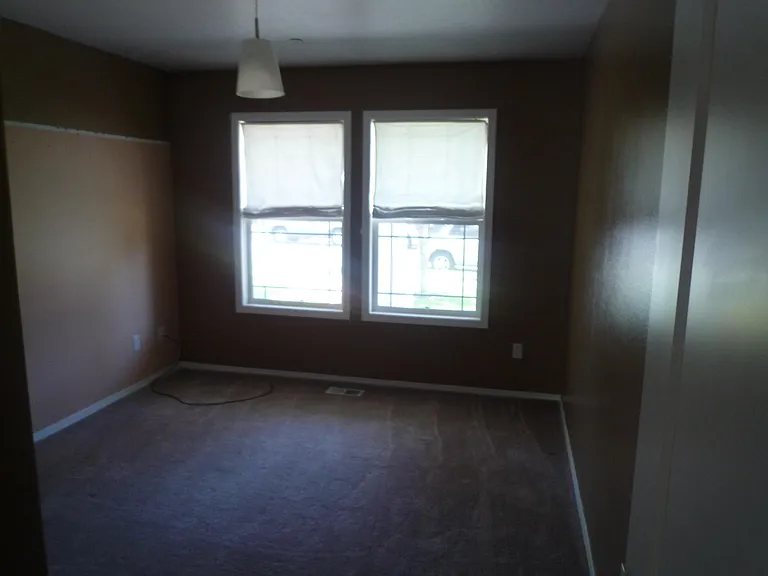 2449 Tolmie Ave — Photo 7
