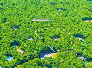 20 Deer Trail Rd, Southampton, NY 11968