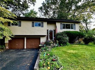 39 Robin Rd, Poughkeepsie, NY 12601