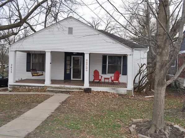 2615 W 47th Ter, Westwood, KS 66205