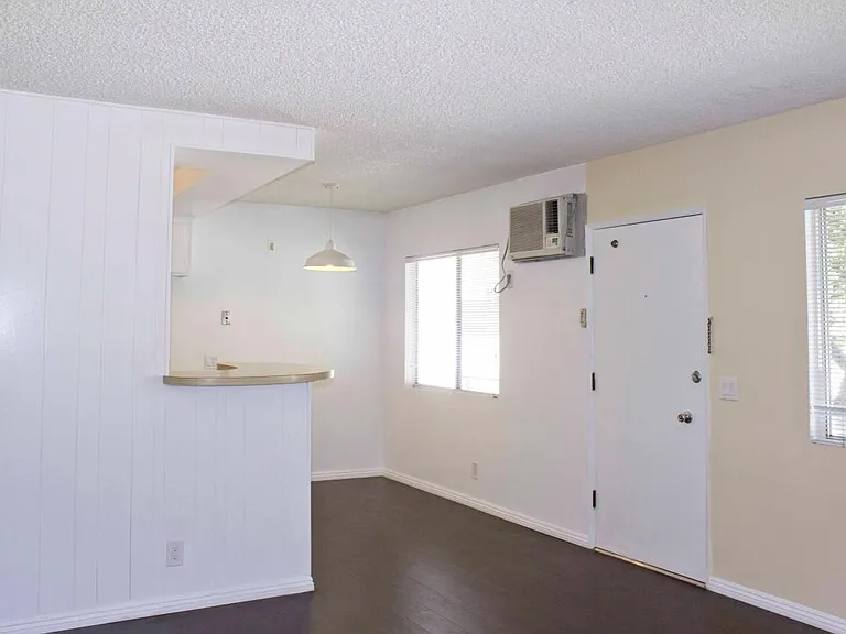 18 N 4th St #6 — Photo 11