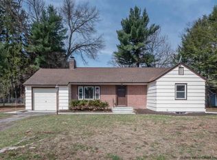 1027 Pine Pl, Kingston, NY 12401