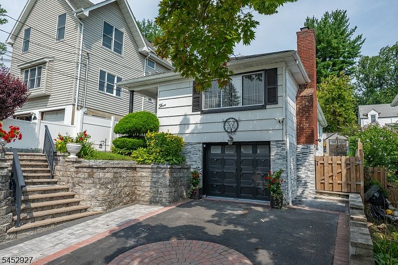 1st image of 3 Byrne Rd