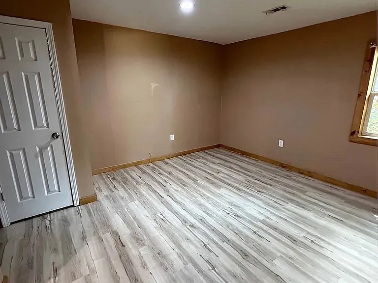 211 Elm St #4 — Photo 10