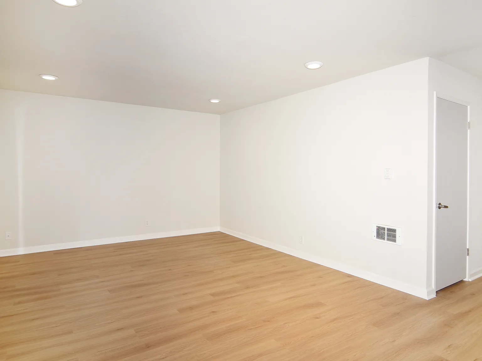 2 bed, 1.5 bath, 850 sqft, $2,995 — Photo 4