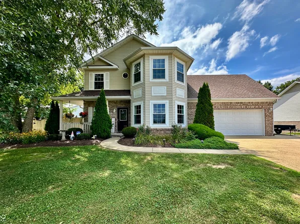 1142 S Teresa Dr, Martinsville, IN 46151