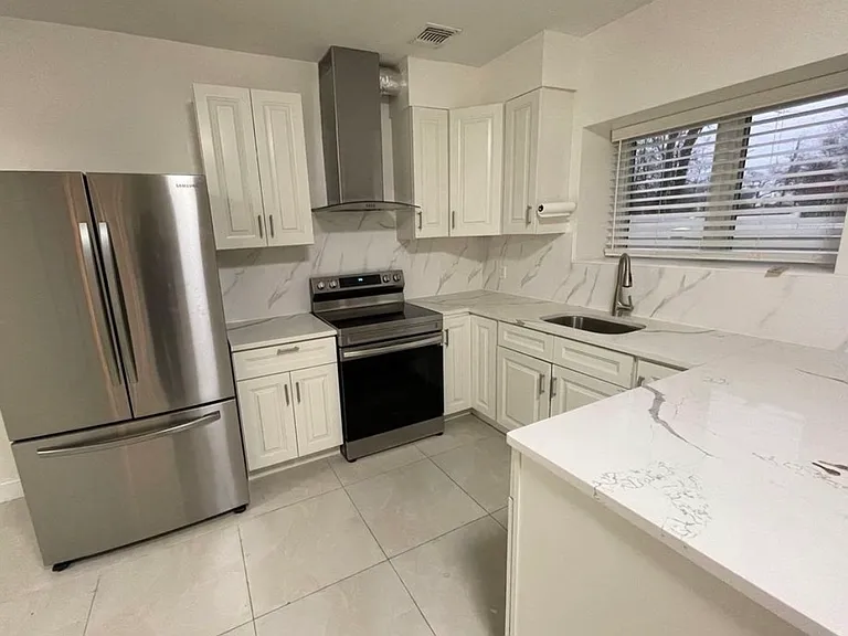 253 Ebbitts St #1B — Photo 1