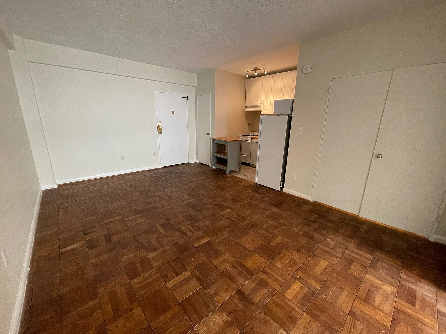 1 bed, 440 sqft, $1,950 — Photo 4