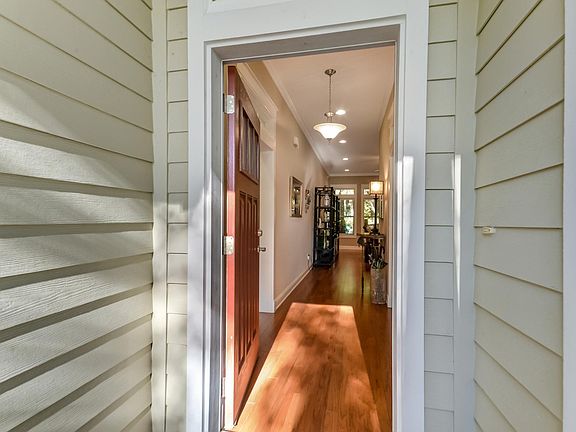 4th image of 1605 Highland Dunes Way