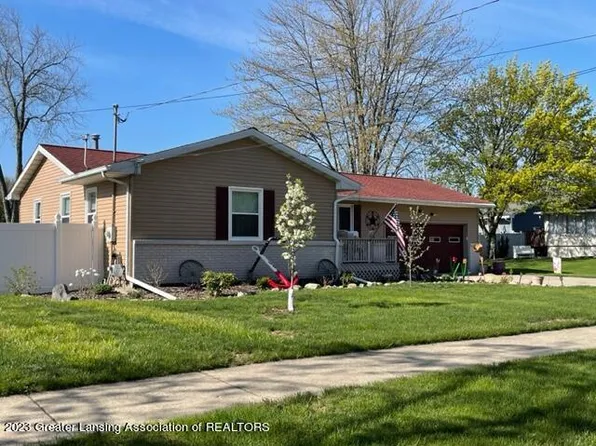 213 W Sturgis St, Saint Johns, MI 48879