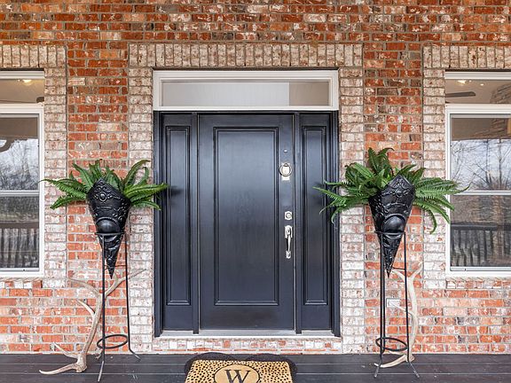8th image of 442 Lakeview Cir
