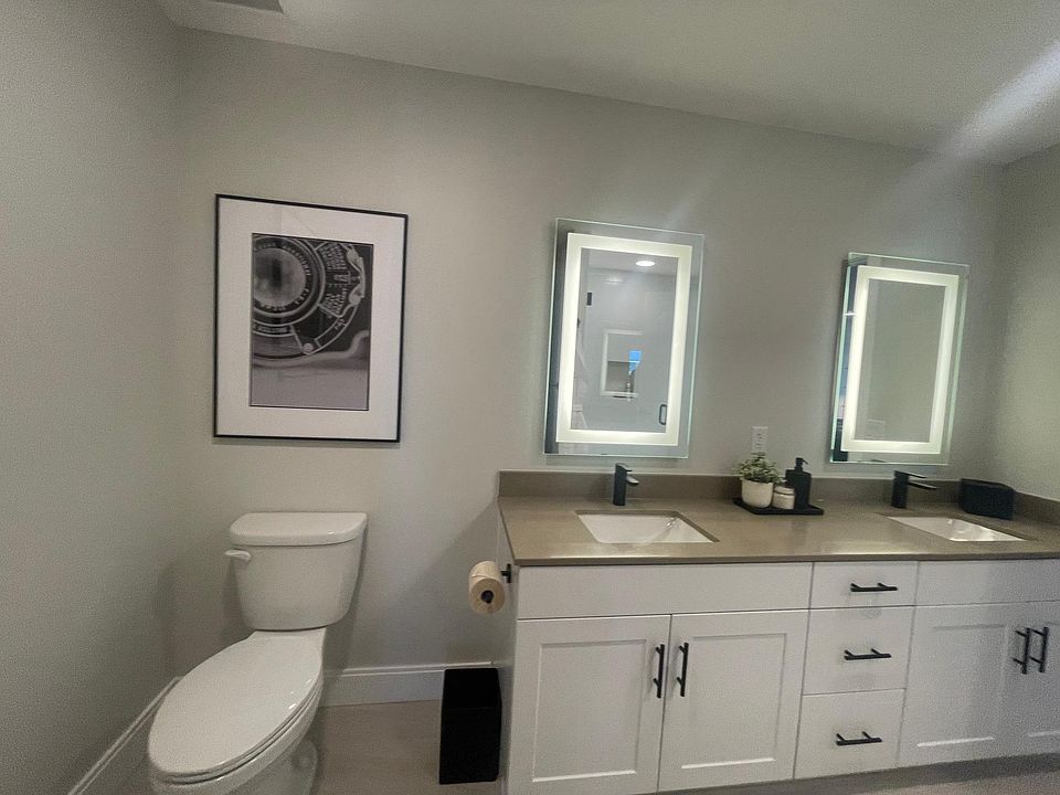1st image of 2220 Market St #121