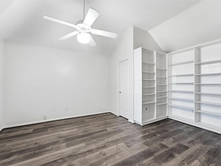 19307 Pinewood Bluff Ln — Photo 20