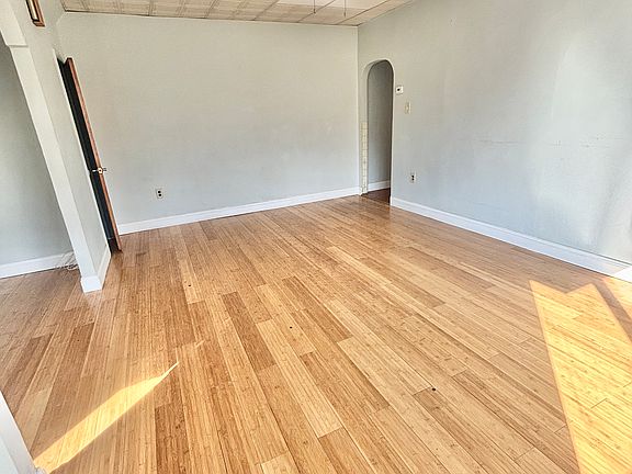 5th image of 4439 Devereaux St