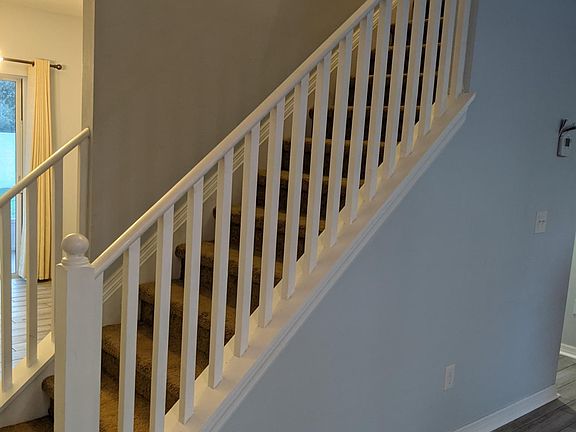 4th image of 1335 Lyonshire Dr