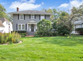675 N Main St, Glen Ellyn, IL