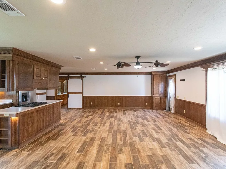 1803 Midwestern Pkwy — Photo 5