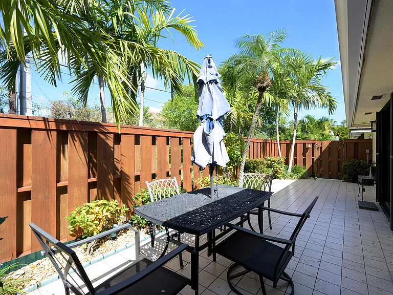 11335 Twelve Oaks Way — Photo 17