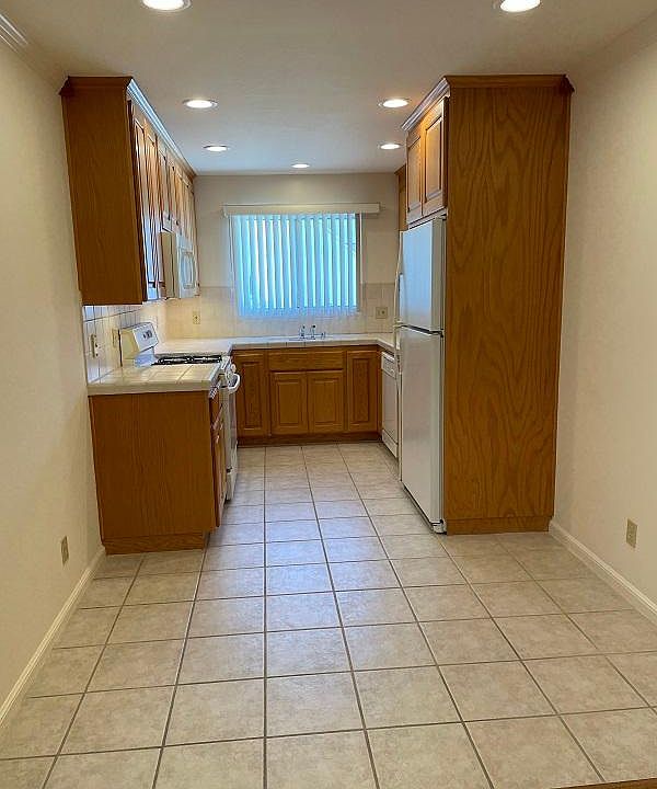 1st image of 1245 Parkington Ave #2