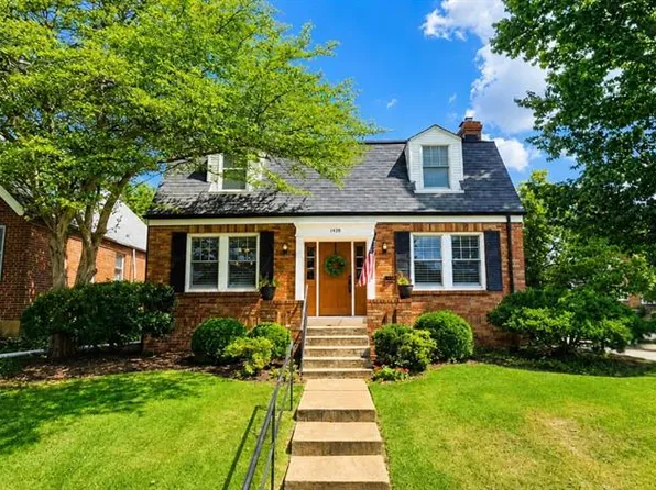 1420 Barger Pl, Saint Louis, MO 63117