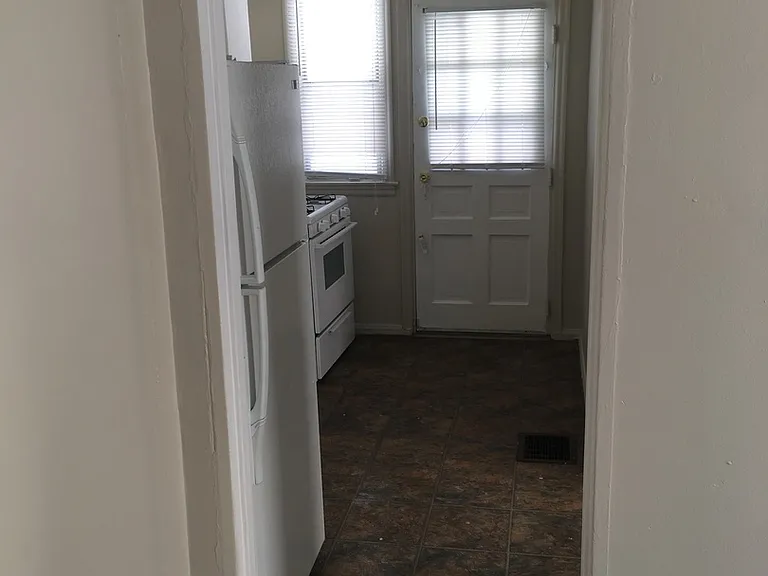 368 Roosevelt Ave #6-7 — Photo 5