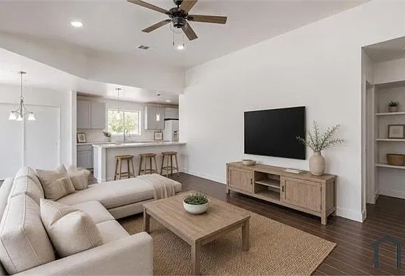 3 bed, 1320 sqft, $2,399 — Photo 1