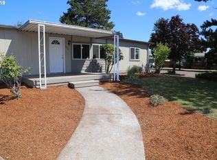 426 Scotts Glen Dr, Springfield, OR 97477