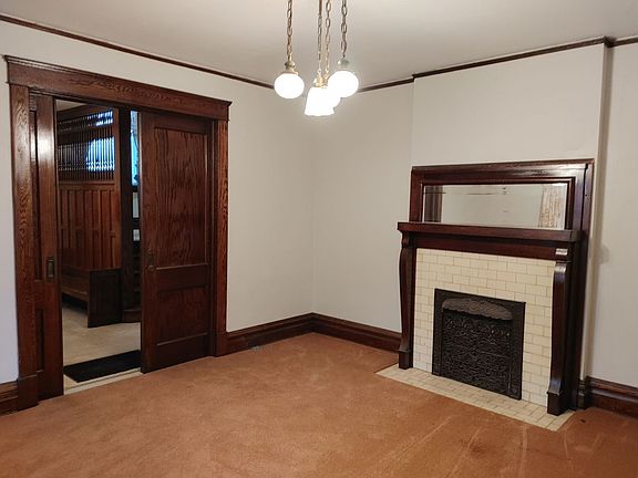 2nd image of 1000 Swann St